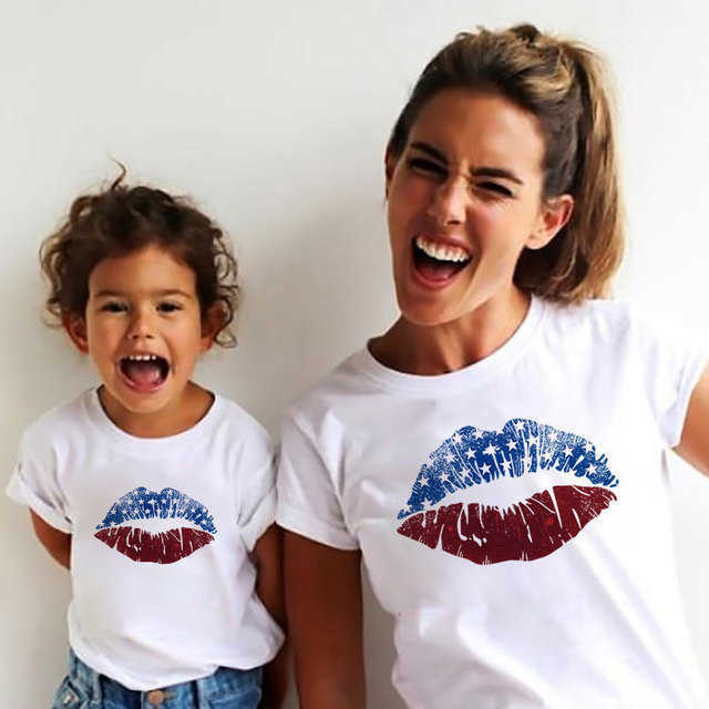 Summer T-shirt för mamma och barnkläder Rund hals Kort ärm Rainbow Print Grafisk tee Top Family Matching T-shirts Outfits