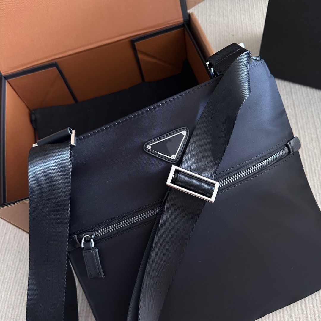 2023 Boutique Five-Star Nylon Cloth Black Men's Briefcase Soft And Comfortable Texture High-Quality Luxury Zipper Opening Sandwich Business Fashion Casual Style