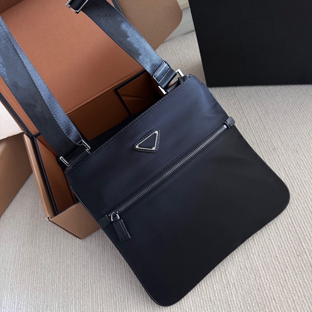 2023 Boutique Five-Star Nylon Cloth Black Men's Briefcase Soft And Comfortable Texture High-Quality Luxury Zipper Opening Sandwich Business Fashion Casual Style