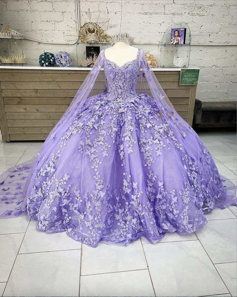 Lilas lavande papillon robes de Quinceanera avec Cape dentelle Applique douce 16 robe mexicaine robes de bal 2023