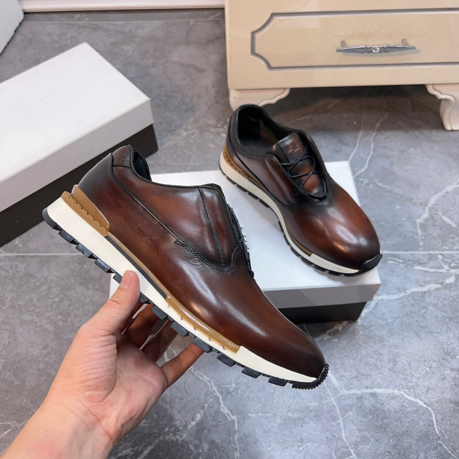 Berluti Designer Leather Sports Shoes العلامة التجارية منخفضة أعلى الأحذية الرياضية للتنفس الأحذية الخارجية في الهواء الطلق حجم 46 حجم 47 جودة عالية