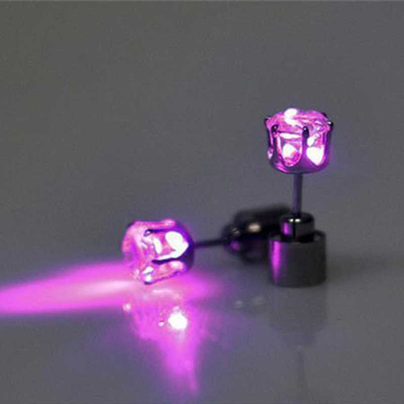 Stud LED Clignotant Glow Zircon Studs Boucles d'oreilles Cool Shining LED Ear Studs Tide Dance Party Festival Bijoux Accessoires Cadeaux J230717