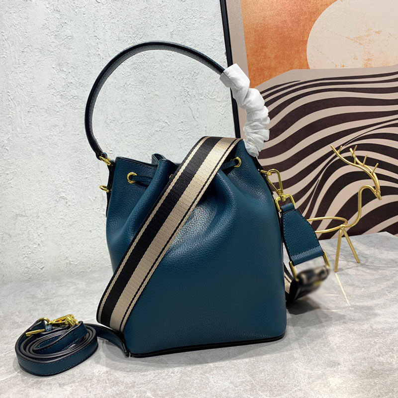 Unuxurys Toxates Womens الكتف حقيبة جلدية جلدة مصمم الأكياس مصممة الأكياس أزياء القماش خمر حزام Crossbody حقيبة يد مزدوجة محفظة حقائب اليد حقيبة حقيبة