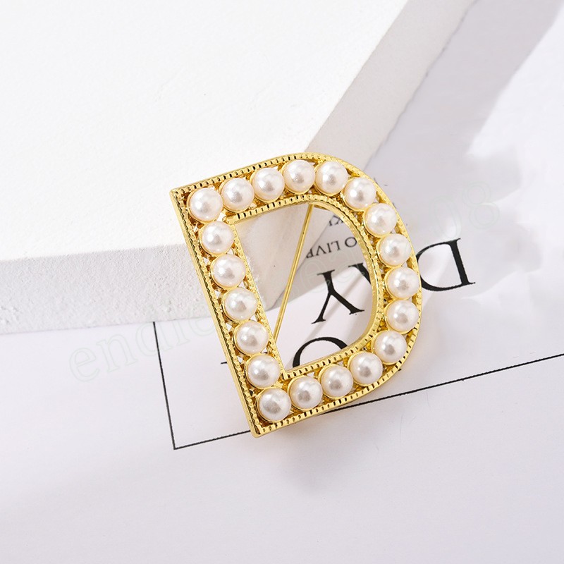 New 26 English Letters Pearl Brooch Gold Color Cardigan Shirt Lapel Pin Corsage Brooches For Women Clothing Accessories Jewelry
