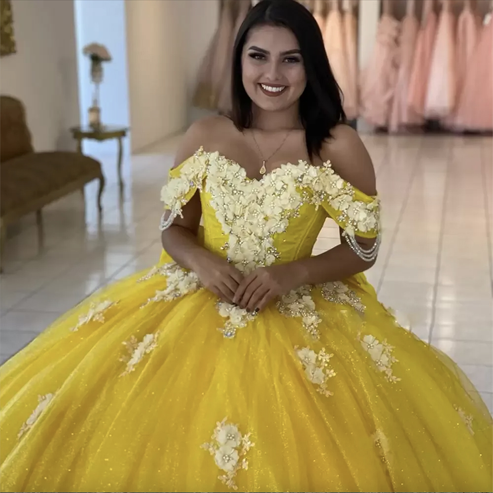 Magnifiques robes de Quinceanera jaunes dentelle appliques tulle perlé sur l'épaule fleurs faites à la main sur mesure Sweet 16 princesse Pageant robe de bal robe de bal vestidos