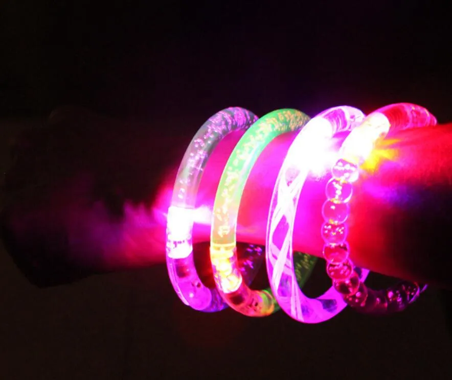 Vente en gros jouets lumineux Led clignotant clignotant bracelet main anneau bracelets pour la décoration de fête pour bateau libre