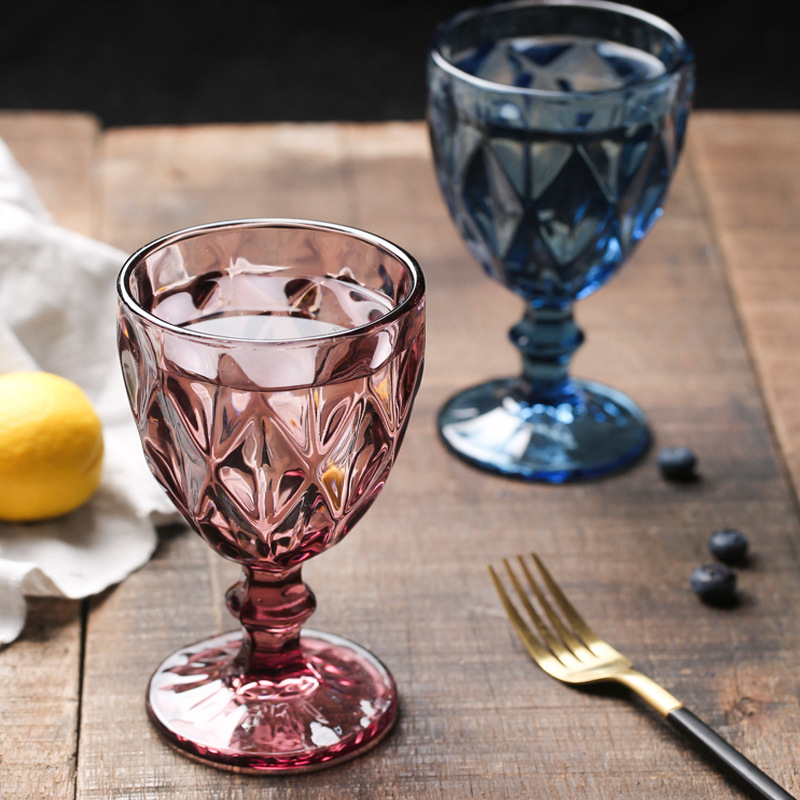 300 ml Weingläser, farbiger Glaskelch mit Stiel, 10 Unzen, Vintage-Muster, geprägtes, romantisches Trinkgeschirr für Party, Hochzeit