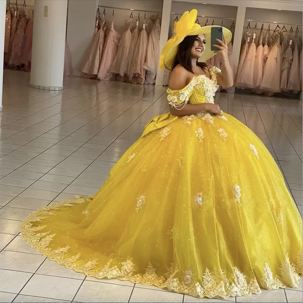 Magnifiques robes de Quinceanera jaunes dentelle appliques tulle perlé sur l'épaule fleurs faites à la main sur mesure Sweet 16 princesse Pageant robe de bal robe de bal vestidos