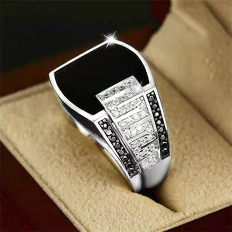 Classique hommes bague mode métal or couleur incrusté pierre noire Zircon Punk anneaux pour hommes fiançailles mariage Vintage bijoux