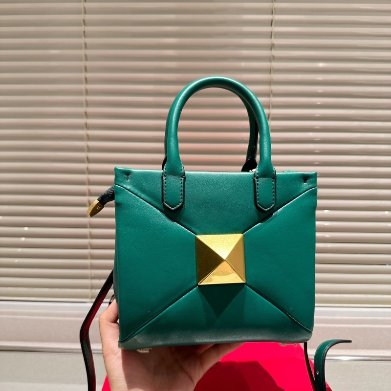 2023 Italie et France vente chaude boutique peau de vache sac pour femme couleur unie double poignée petite poche une épaule sac à bandoulière concepteur tout nouveau style simple