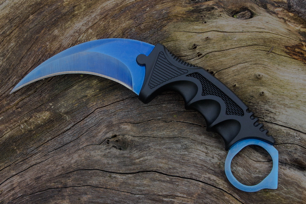 Offre spéciale C7145 CSGO Counter Strike Karambit Knife 3CR13MOV BLADE ABS Handle Claw Claw Criff