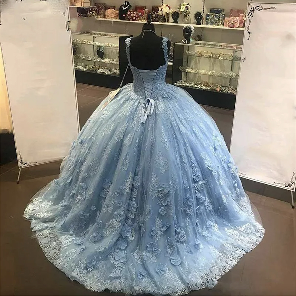 Dammiga blå quinceanera klänningar remmar spets applikation pärlstav kristaller handgjorda blommor tyll prinsessan söt 16 födelsedagsfest boll klänning vestido