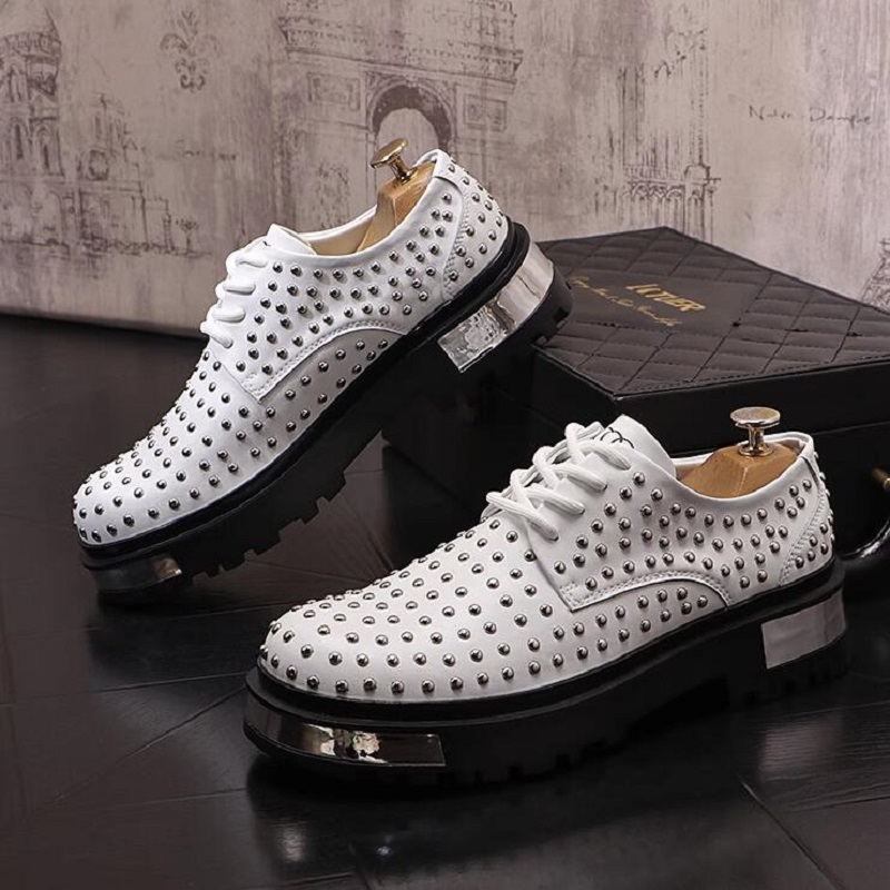 Nya män lyxdesigner White Black Rivet Punk Rock Lace Up Platform Casual Shoes For Men Flats Loafers Walking Sneakers 1AA19