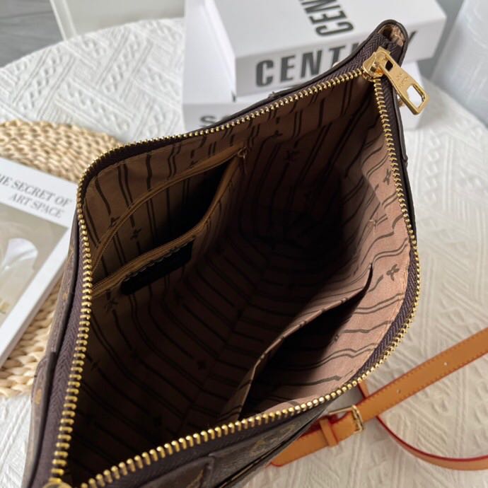 Varumärke Totes Presbyopia Big Bag Network Röd stor kapacitet Tygväska Tryck Koppling Bag Lys Luxury Texture Bag Women's Handbag
