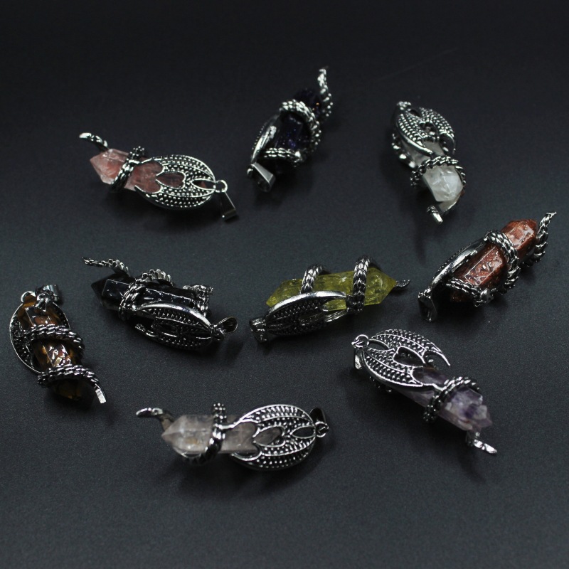 Dragon Winding Natural Stone Pendant Harts Coated Crushed Chip Stone Crystal Hexagon Point Shape Crystal Agate Charms Halsbandsmycken Tillbehör Tillbehör