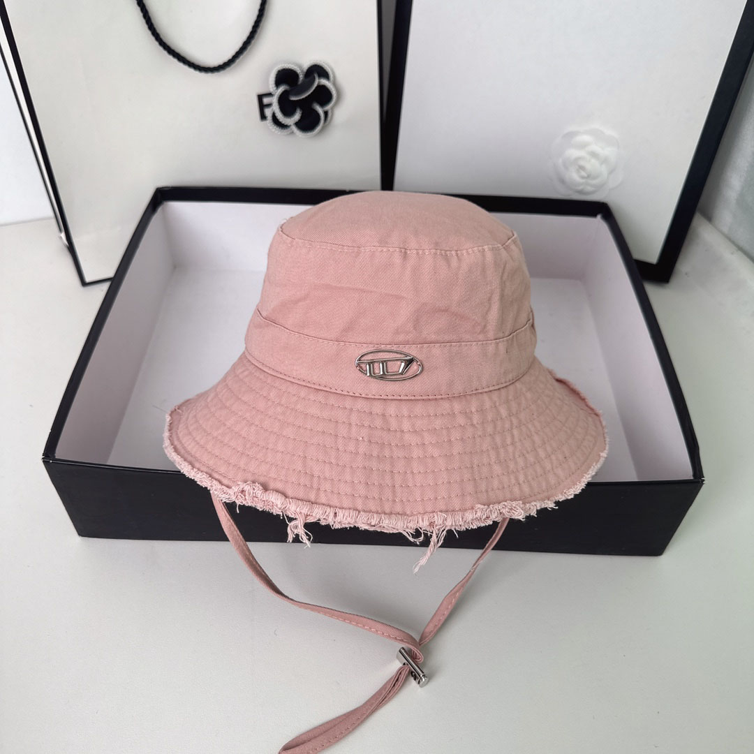 Women's summer candy color designer Bucket hat holiday travel metal letter print sunshade sunscreen Wide Brim Hats