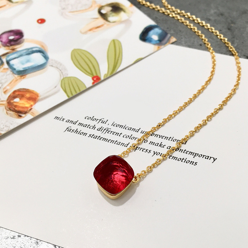 Gold necklace suitable for women's gatherings Candy crystal pendant necklace jewelry