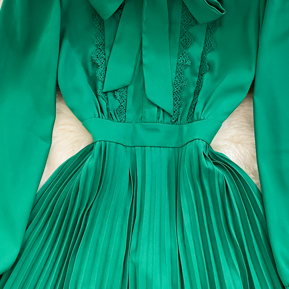 Abiti casual di base 2023 New Spring Runway Ruffles Abito elegante in pizzo Collo con fiocco da donna Manica lunga Stampa floreale Verde Maxi Abiti pieghettati