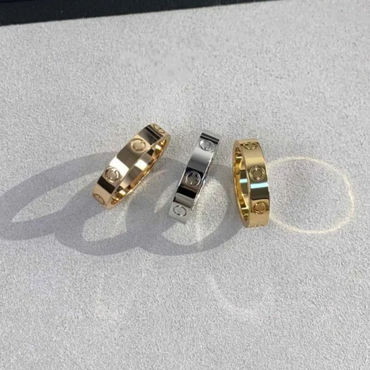 Love Rings Designer för kvinnliga ringar desinger smycken 18k guldpläterad titan rostfritt stål ringar för par set smycken