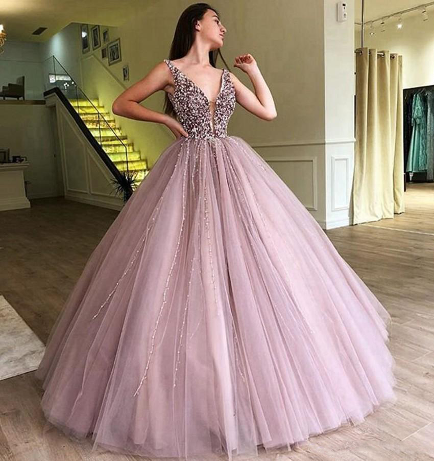 2023 rosa bollklänning quinceanera klänningar pärlor kristaller djupt v hals puffy söt 15 prom klänningar vestidos de aftonklänning vestidos de quinceanera
