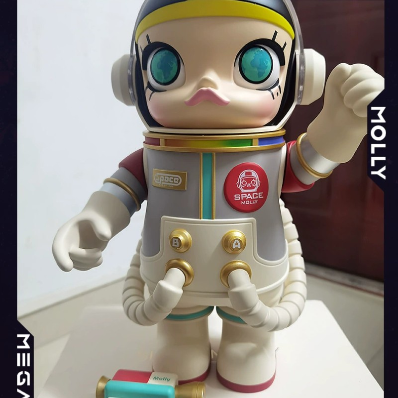 New stock trend ornaments, hand made toy gifts, Bubble Mart Earth's daughter Molly Collection Edition Adult Blind Box Astronaut 400-1000% 28-70CM