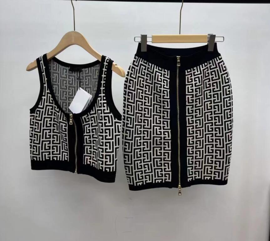 高級レターデザイナーのための女性用カジュアルドレス新しいセクシーな編み物ドレスノースリーブティー2ピースドレスベストスカートスーツ