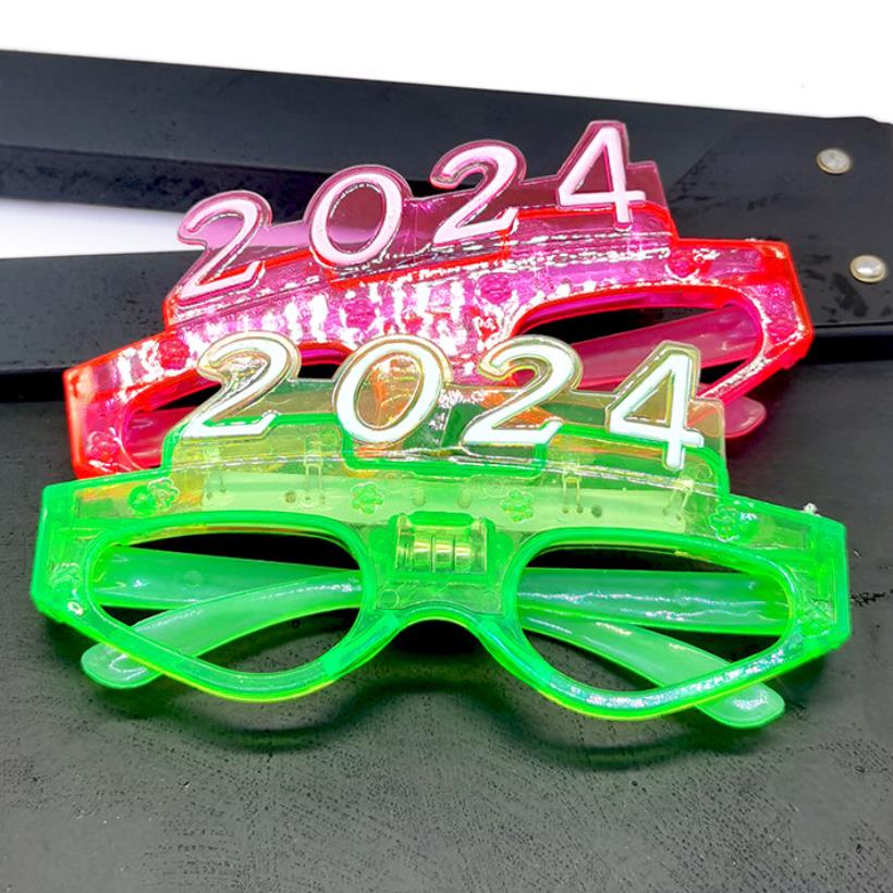 LED Toys LED Illuminato 2024 Occhiali Incandescente Lampeggiante Occhiali Rave Glow Shutter Shades Eyewear Capodanno Bambini Adulti Taglie Natale Yoy