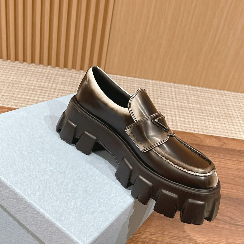 Дизайнерские женские формальные туфли губчатая губка торт с толстыми сглаженными туфлями кожаные женские маленькие кожа