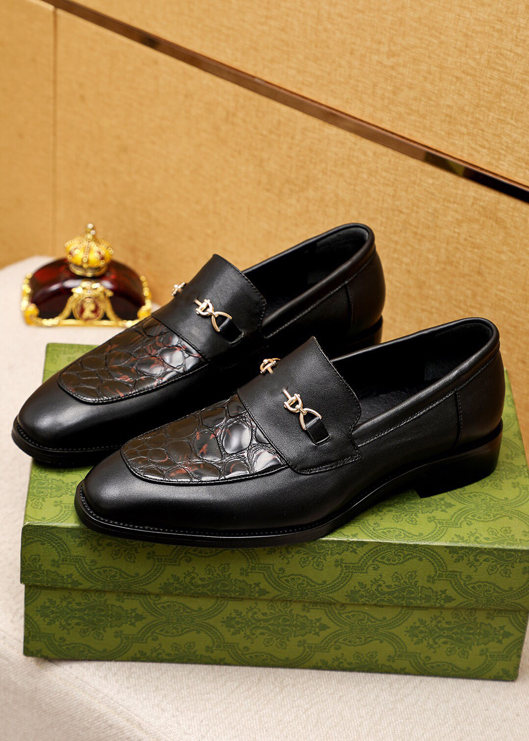 2023 Men Dress Shoes Slip on Wedding Office Party Designer Snakekin Laiders mal