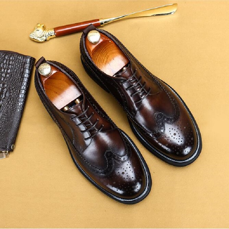 Scarpe brogue da uomo in vera pelle stile Inghilterra Scarpe con punta a punta inferiore spessa Calzature maschili Abito da ufficio da lavoro Scarpe da sposa 1AA23