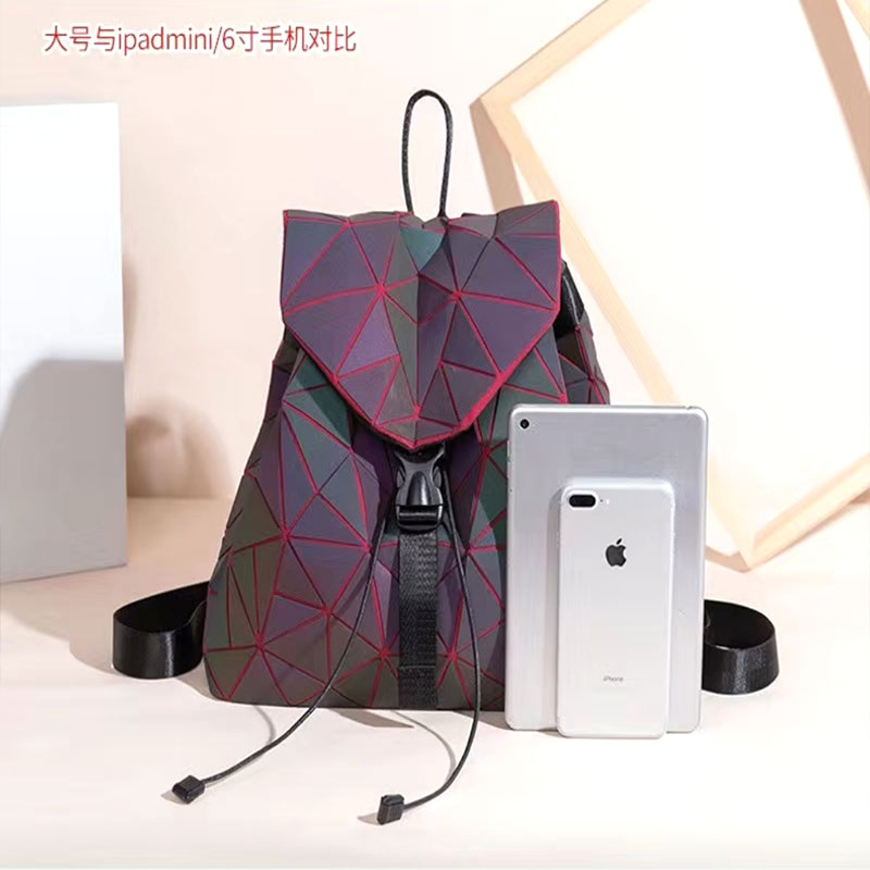 2023 new star with the same backpack diamond-shaped men's and women fashionable frosted discoloration computer travel bag geometric backpack