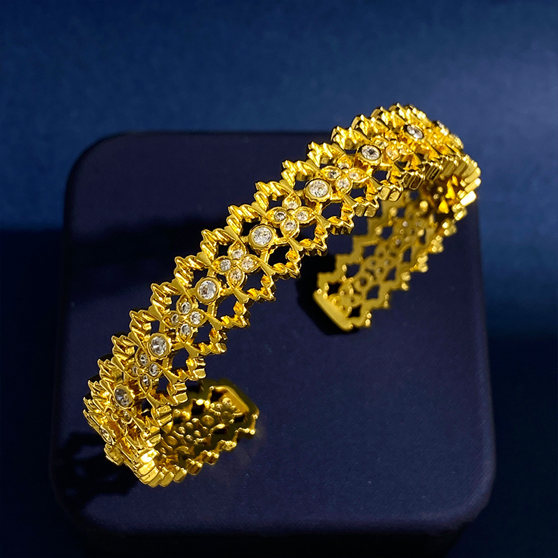 2023 Nya ankomst smycken öppning c kärlek 4leaf armband armband med kristall för kvinna rosguldpläterad hjärta för evigt kärlek Bangle smycken för kvinnor kan justera storleken