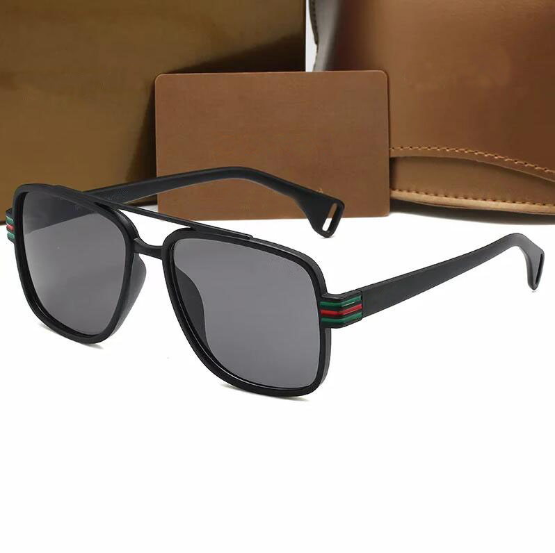 ファッションクラシックラグジュアリー男性と女性向けの高品質のサングラス0590平方フレームサングラスアイウェアブランドラグジュアリーファッションクラシックUV400メガネ
