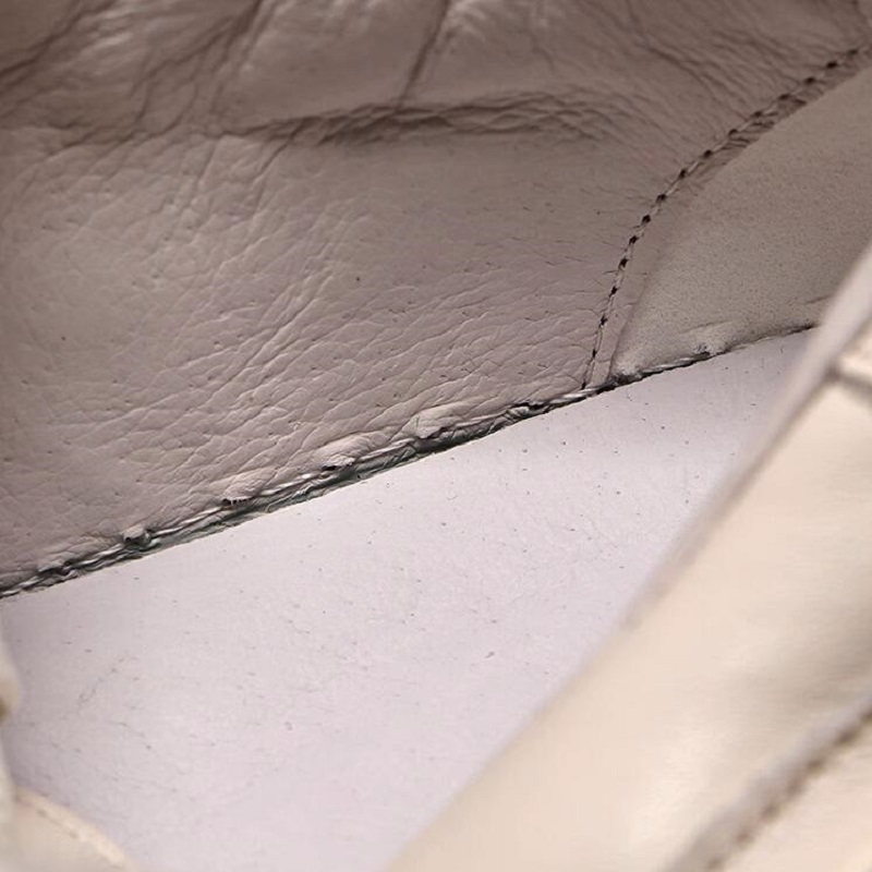 メンズ韓国のカジュアルシューズ小さな白い靴トレンドの韓国語バージョン通気性レザーシューズ新しいユースパパシューズ1AA25