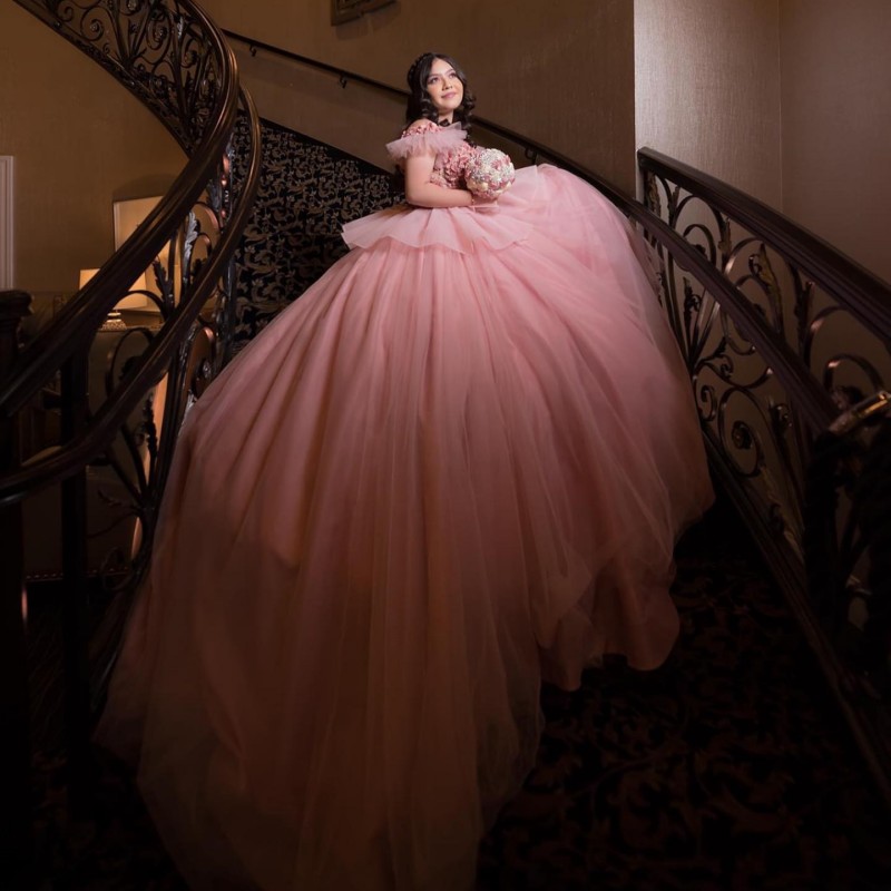 Pink Shiny Princess Quinceanera klänningar från axelspetsapplikationer 3Dflower bollklänning söta 16 klänningar vestidos de 15 anos