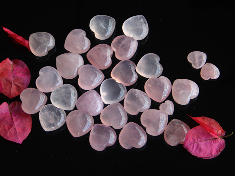 2023 Natürlicher Rosenquarz, herzförmiger rosafarbener Kristall, geschnitzte Palme, Liebesheilstein, Geschenk für Liebhaber, Kristall-Herz-Edelsteine