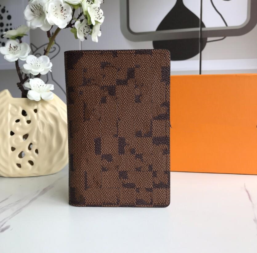 10a Real Leather Men Passport Designer Card Holder Women Purse Cover för pass Anpassad namn Wallet Canvas Leather ID Business Travel Passcard Pocket With Box