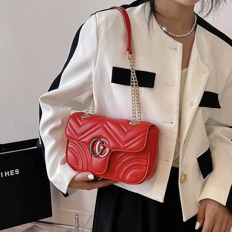 2023 Ventas directas de fábrica de alta calidad Baobao Mujer Nueva edición coreana INS Gran capacidad Lingge Cadena Moda Versátil Un hombro Crossbody Pequeño bolso cuadrado