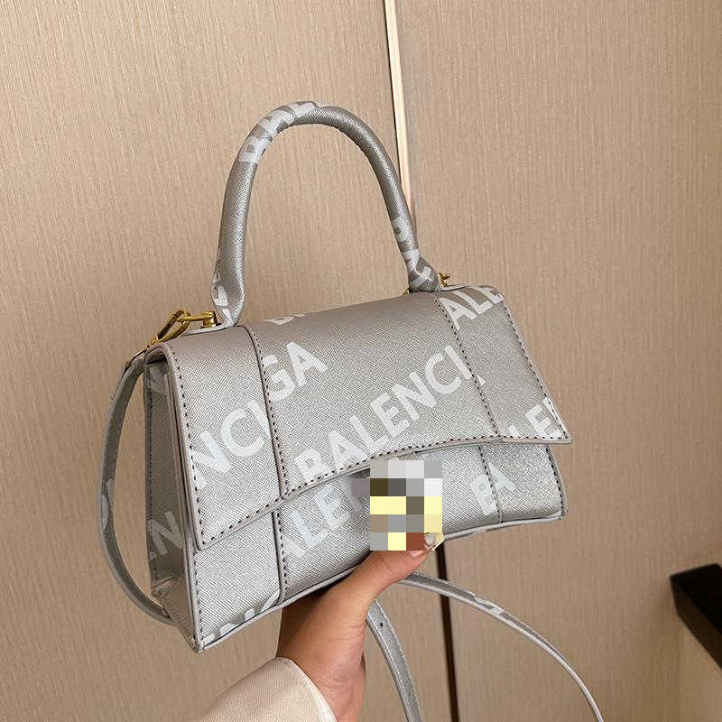 2023 Factory direct sales high quality Trendy Handheld Printing Hourglass One Shoulder Crossbody Women's Small Letter Bag Graffiti Star Style