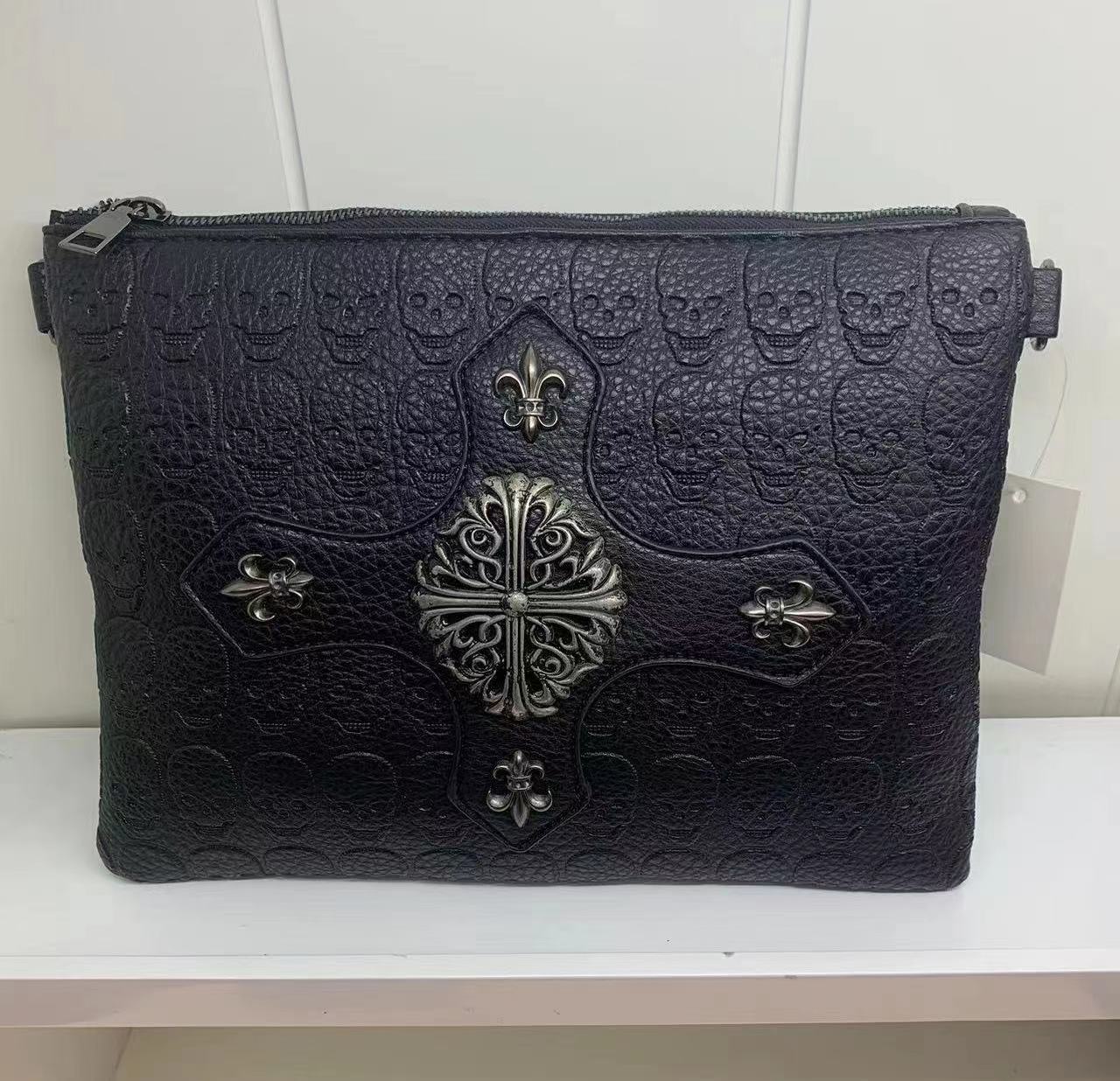 Borse a tracolla firmate Borsa a tracolla di lusso uomo Borse moda in pelle morbida Pochette a cartella in metallo teschio Elementi punk Borsa a busta rivetto Street style HBP