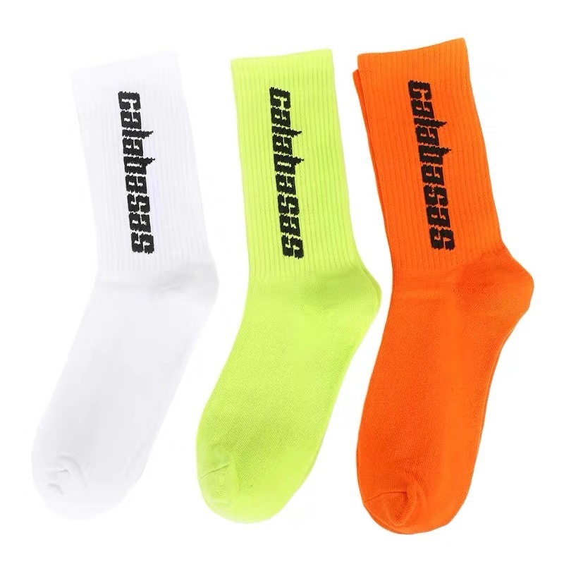 Hommes Chaussettes Skateboard Mode Hommes Lettre Imprimé Chaussettes Sport Chaussettes Chaussettes Hip Hop Neutre Lettre moyen tube coton chaussettes