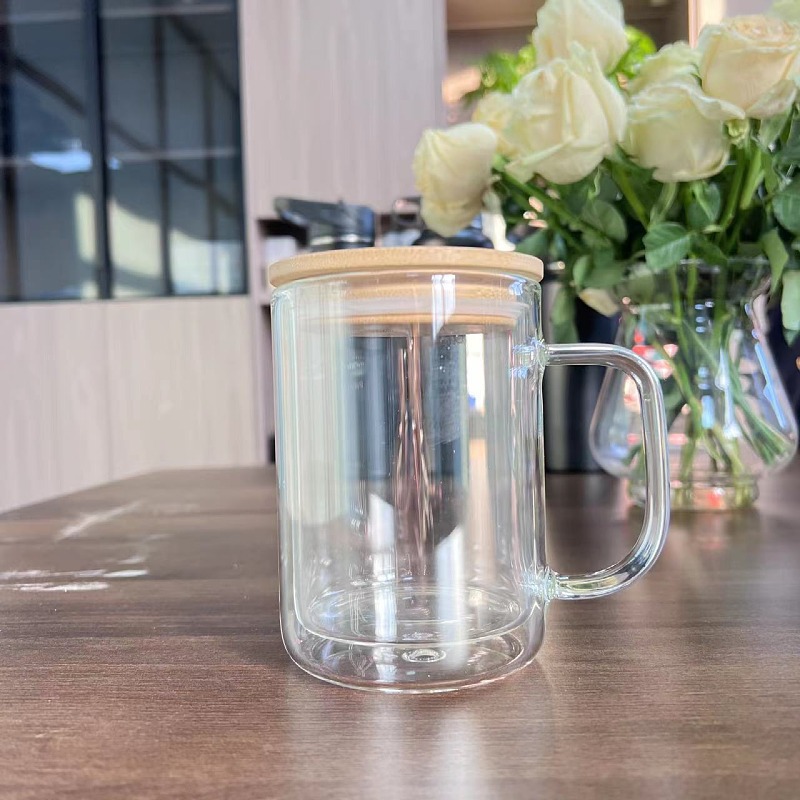 مستودع أمريكي 16 أوقية من الزجاج الزجاجي أكواب القهوة يمكن على شكل أكواب زجاجية يمكن للبيرة علبة كأس شرب البهلوان الزجاجية مع غطاء الخيزران وقش قابلة لإعادة الاستخدام بسرعة