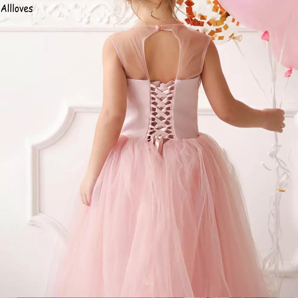 Härliga rosa blommorflickaklänningar för bröllop en linje tyll ren nacke lilla flickas tävlingsfest klänningar med 3D -blommor långa prinsessa barn första nattvardsklänning cl2124