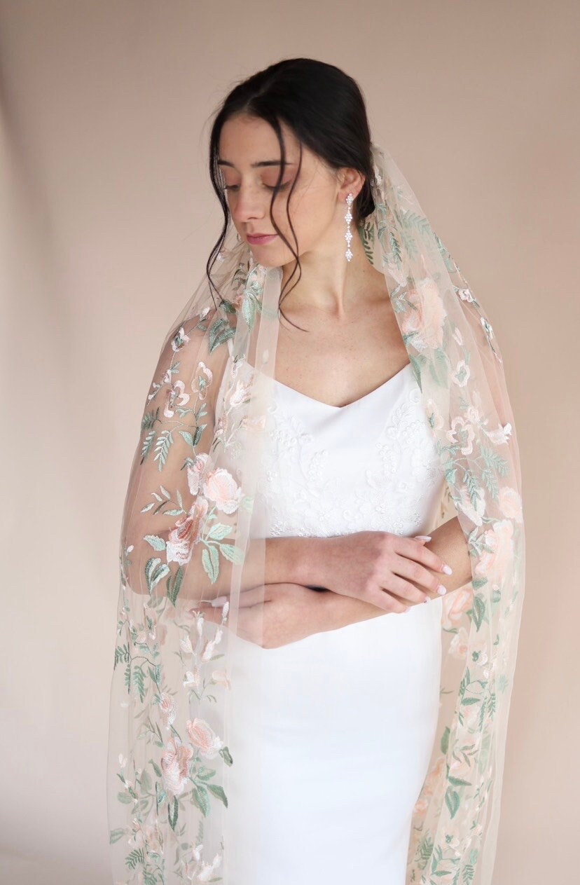 Secret Garden Floral Bridal Wedding Veils 2023 Designer Embroidery Flower One-Layer Summer Fall Veil for Bride Order-to-Made Off-the-Rack Bohemian Cathedral Mantilla
