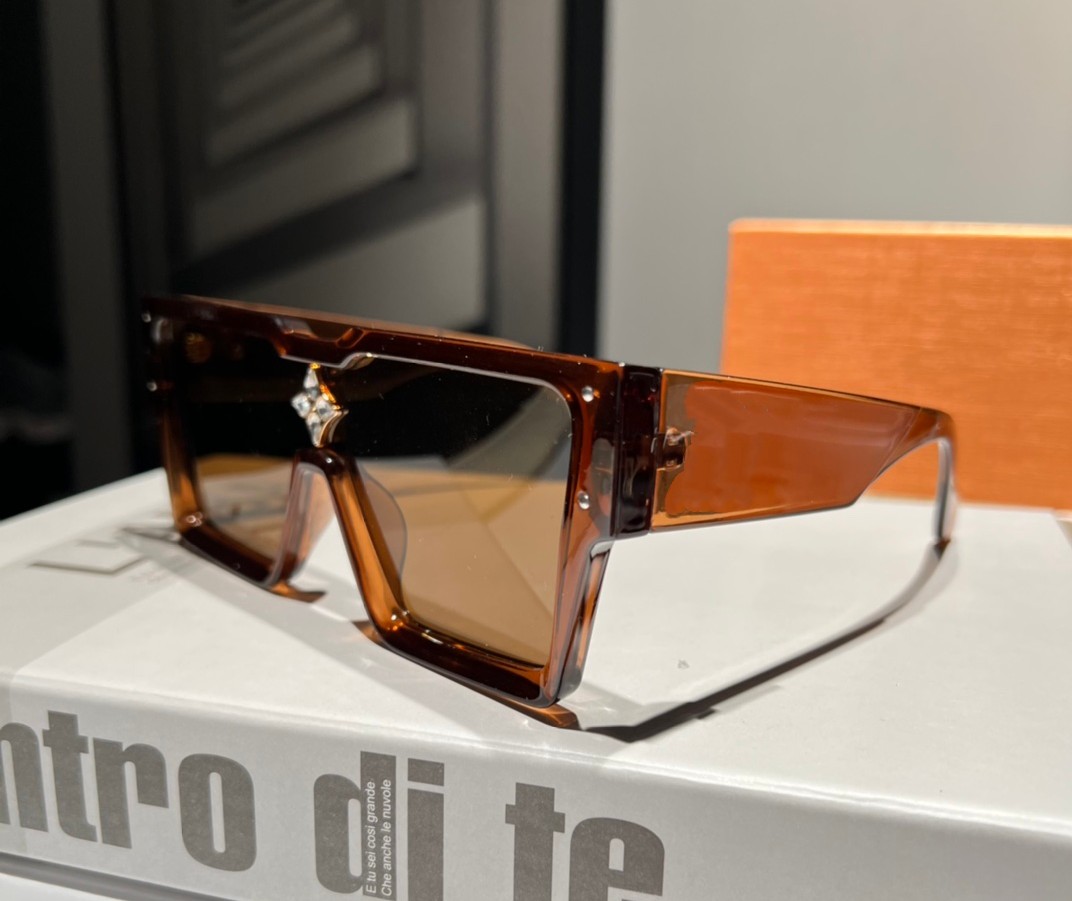 2023 Nuovi occhiali da sole in ciclone estivo uomo e donna in stile Z1578W Anti-ultravioletto Piatto retrò quadrato Full Full Fantash Fashion Glasses Brand New Case New Case Casella