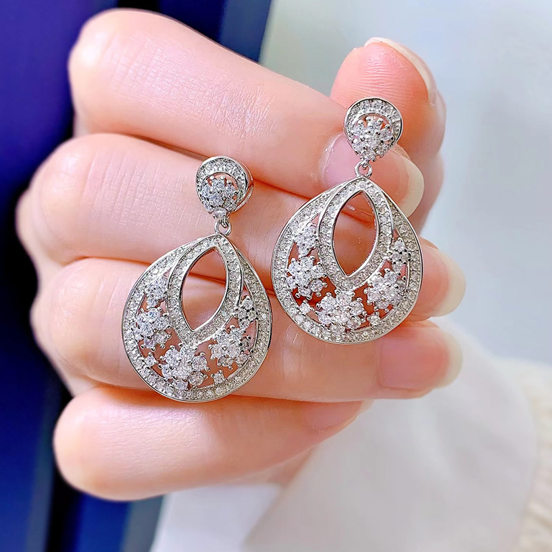 Hollow Flower Diamond Dangle Earring 100% Real 925 Sterling Silver Wedding Drop oorbellen voor vrouwen beloven verloving sieraden