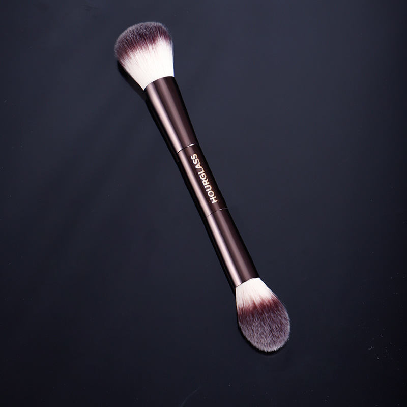 Hourglass Makeup Brush Ambient Highting Edit Brush Cosmetic Blender Tools Gratis frakt