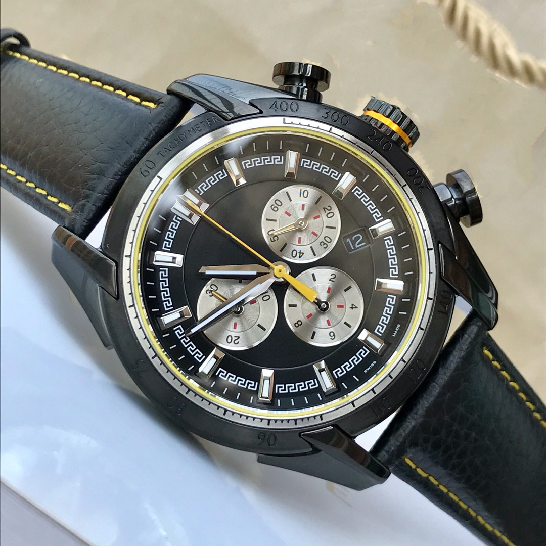 Montre à quartz pour hommes à la mode cadran argenté de 43 mm utilisant le super mouvement importé d'origine montre de designer de miroir de saphir de sport électronique multifonctionnel