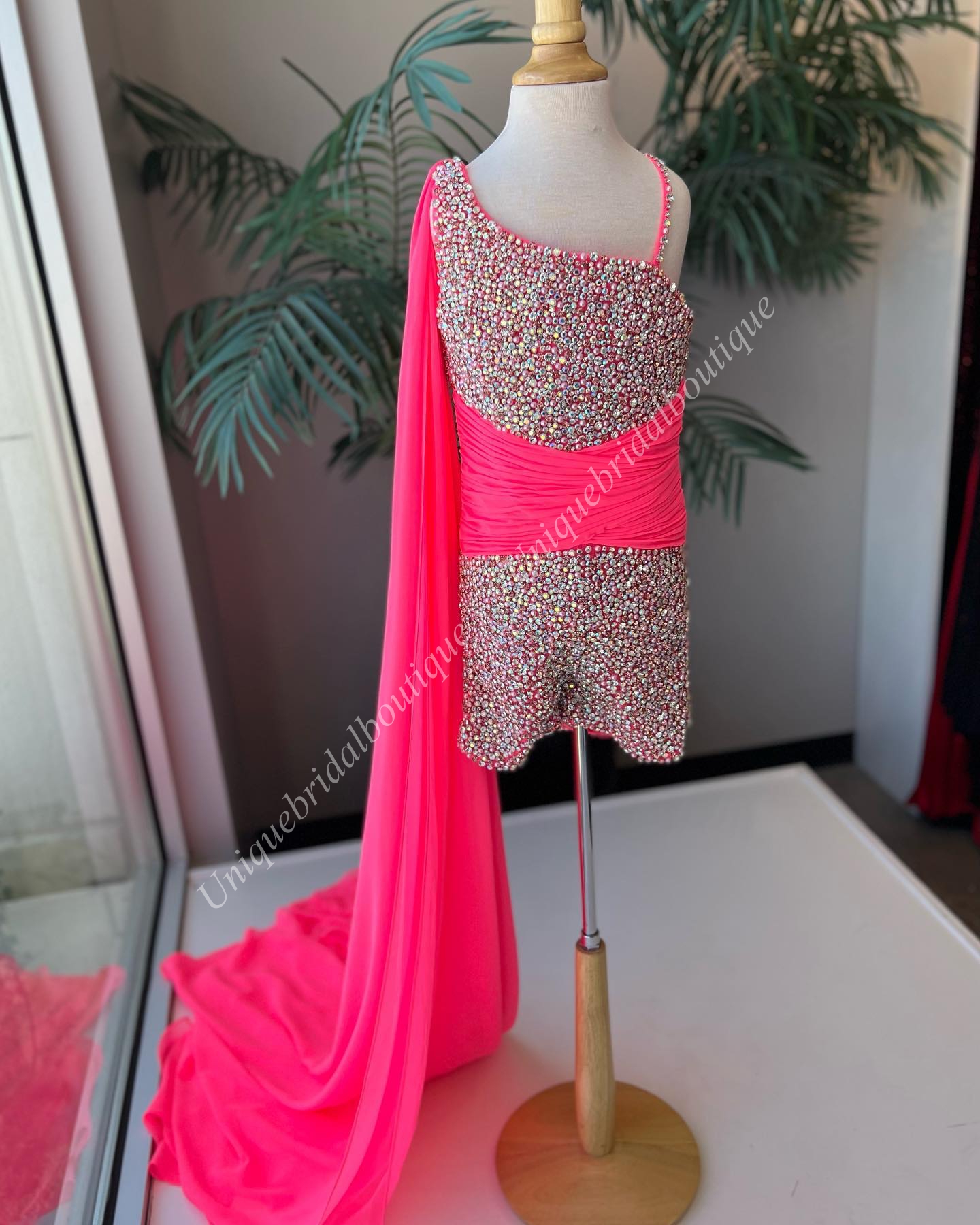 Girl Pageant Dress Romper Jumpsuit 2024 Chiffon Cape Crystal Stone Little Kid Birthday Formal Party Gown Toddler Teens Fun-Fashion Runway Hot Pink Blue One-Shoulder