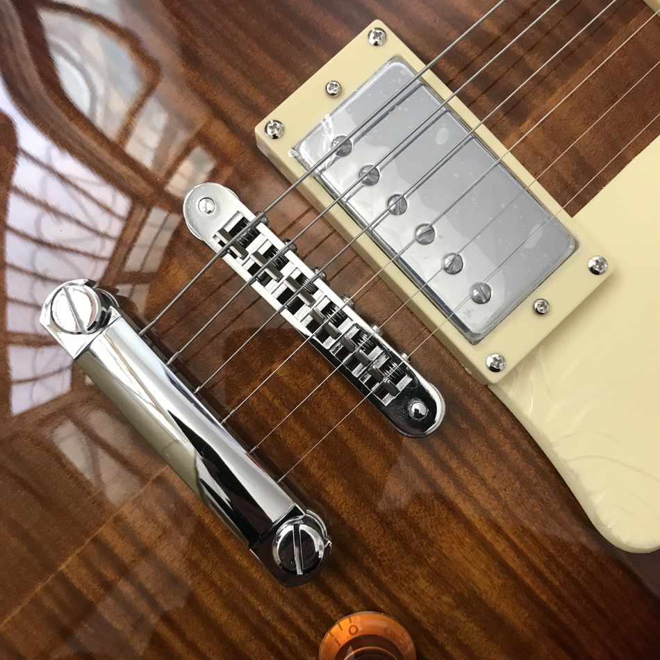 Custom Shop, Gemaakt in China, Hoge kwaliteit elektrische gitaar, Bruine gitaar, Chromen hardware, Hals uit één stuk, Tune-o-Matic brug, Frets binding, Gratis levering